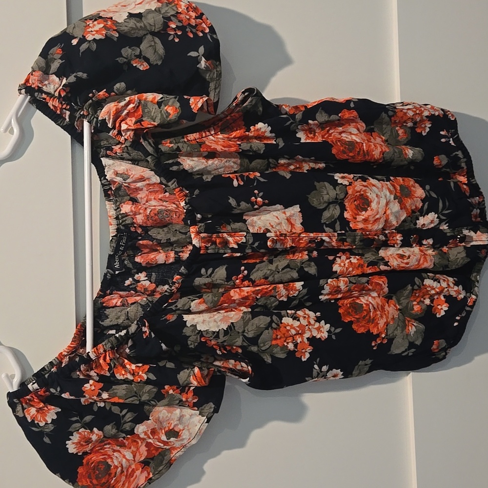 Abercrombie & Fitch Floral Preppy Cropped Puff Sleeve Button Front Top M Elastic